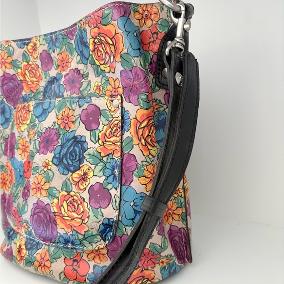 Patricia Nash Octavia Spanish Villa Bucket Tote Bag - Picture 6 of 15